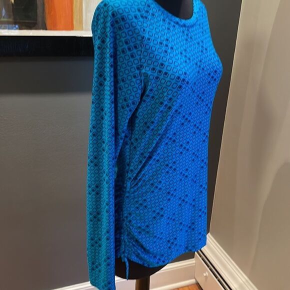 ASCEND deep turquoise geo print stretch knit drawstring ruched lower side top. S - Picture 3 of 7